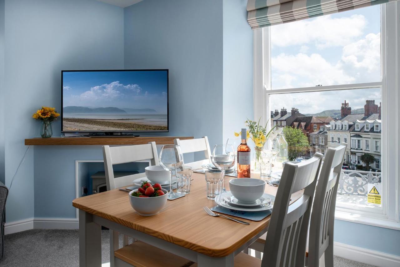 Abbey Road Boutique Holiday Apartment Llandudno Bagian luar foto